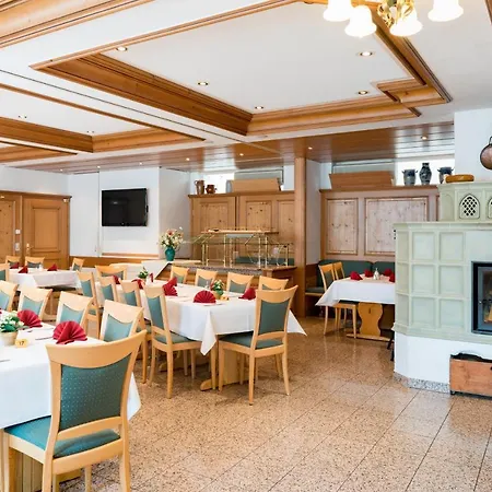 Hotel Adler Mit 3*