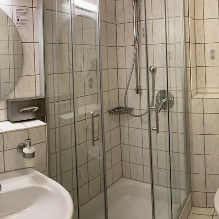 فندق Adler Mit 3*